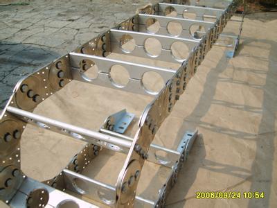 Ⅱ型钢制拖链(图1)